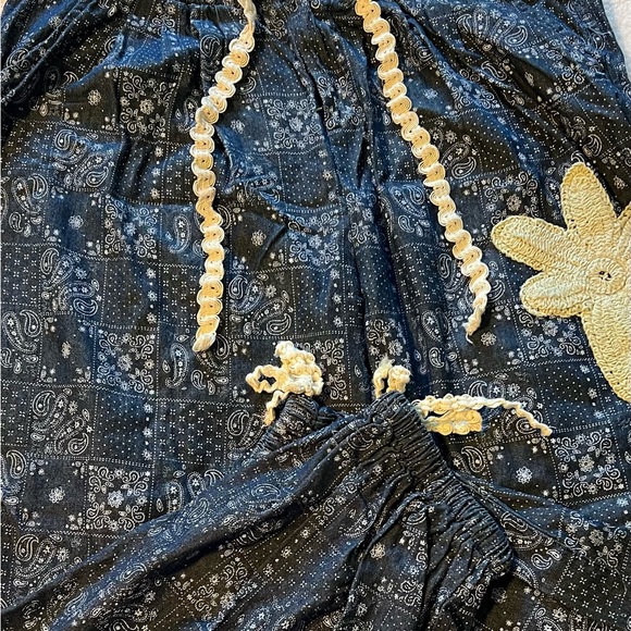 POL Blue Paisley Joggers with Cream Accents - Picture 2 of 5